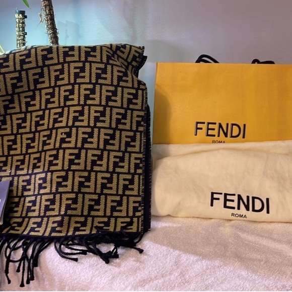 Fendi Scarf - Picture 1 of 2